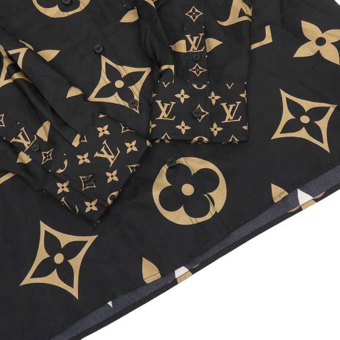 LOUIS VUITTON
LV Logo All-over Pattern RW212W FM3 FLBL38
Monogram Silk Shirt