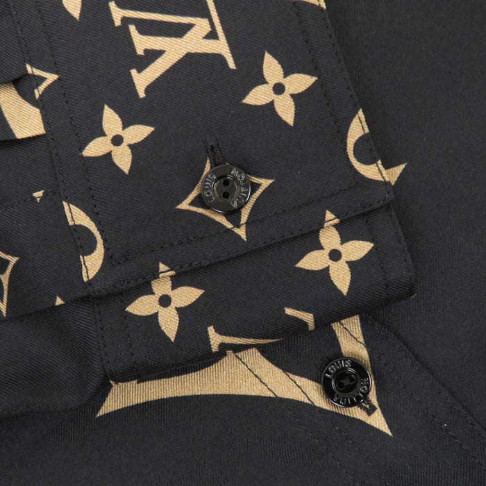 LOUIS VUITTON
LV Logo All-over Pattern RW212W FM3 FLBL38
Monogram Silk Shirt