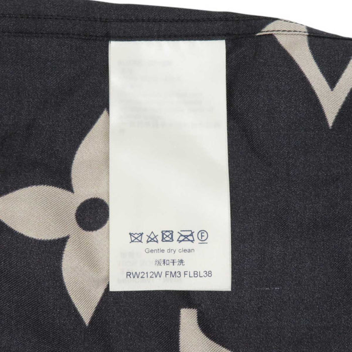 LOUIS VUITTON
LV Logo All-over Pattern RW212W FM3 FLBL38
Monogram Silk Shirt