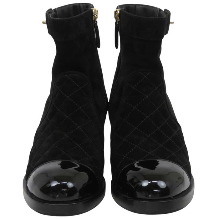 CHANEL 
COCO CC Logo Suede 
Coco Mark Turnlock Matelassé Short Boots