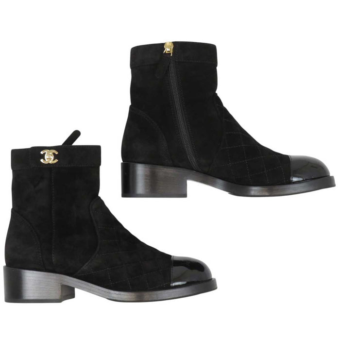 CHANEL 
COCO CC Logo Suede 
Coco Mark Turnlock Matelassé Short Boots