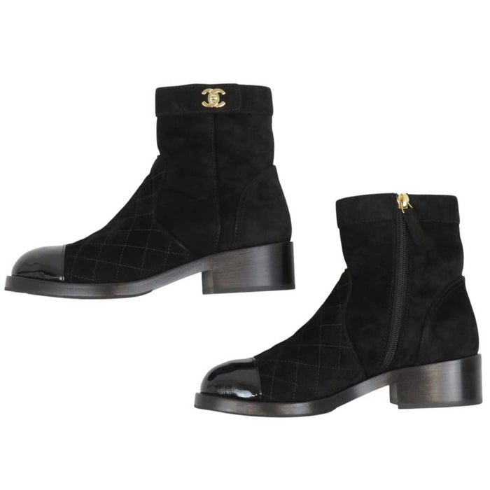 CHANEL 
COCO CC Logo Suede 
Coco Mark Turnlock Matelassé Short Boots