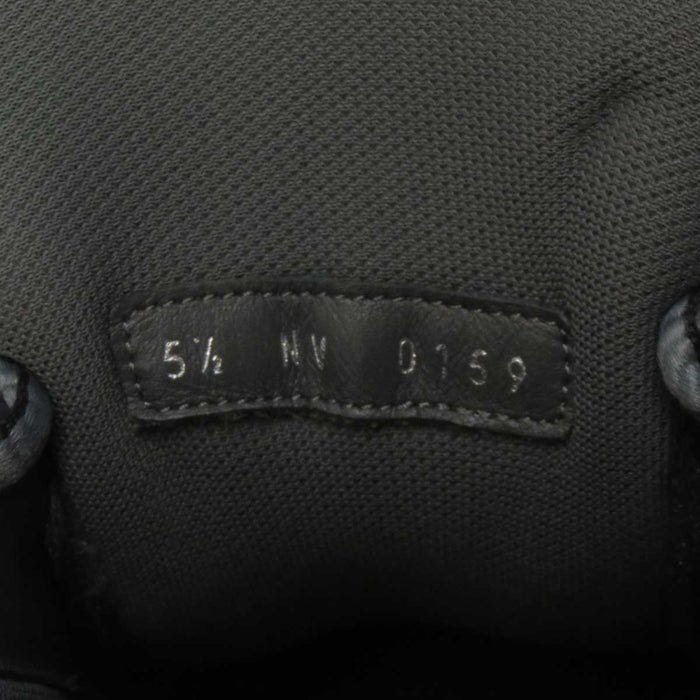 LOUIS VUITTON 
LV ロゴ 
トレイナー ライン スニーカー