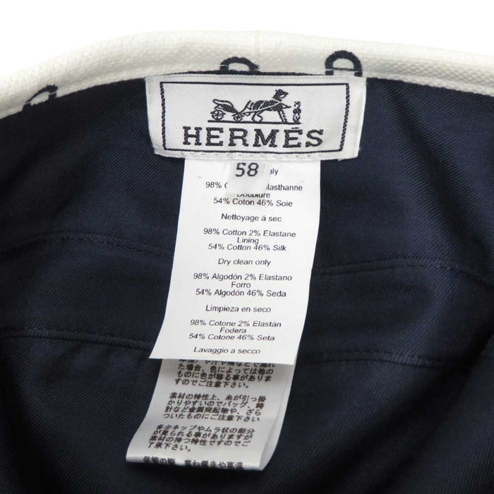 HERMES
Logo Ash H Series Button Farandole
Saint-Honoré Chaîne d'Ancre Print Beret