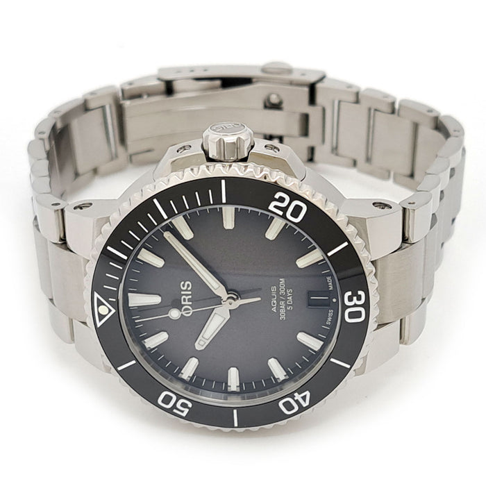 ORIS 
Aquis Data Calibro 400 
Con scatola e garanzia