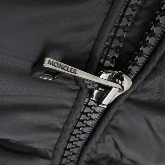 MONCLER 
ワッペン ウエストバンド ナイロン 
DOMBES ドンブ ダウンコート