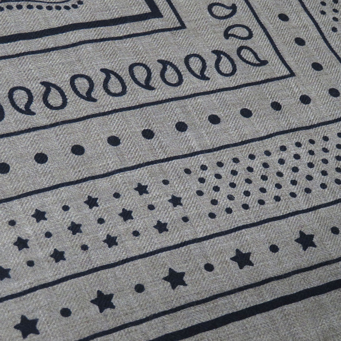 HERMES 
カレ 140 カシシル 大判 バンダナ柄 ドット ペイズリー スター 
カレジェアン SPRINGS スプリングス ショール