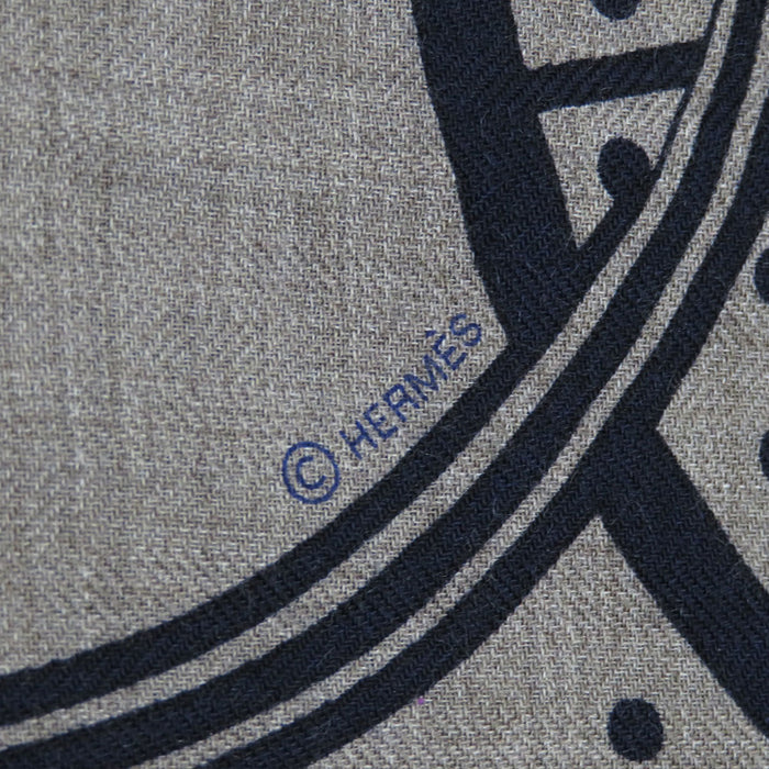 HERMES 
カレ 140 カシシル 大判 バンダナ柄 ドット ペイズリー スター 
カレジェアン SPRINGS スプリングス ショール