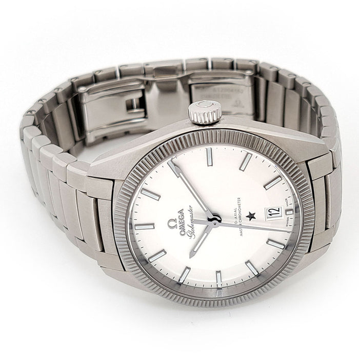 OMEGA
Constellation Globemaster
With box and warranty card