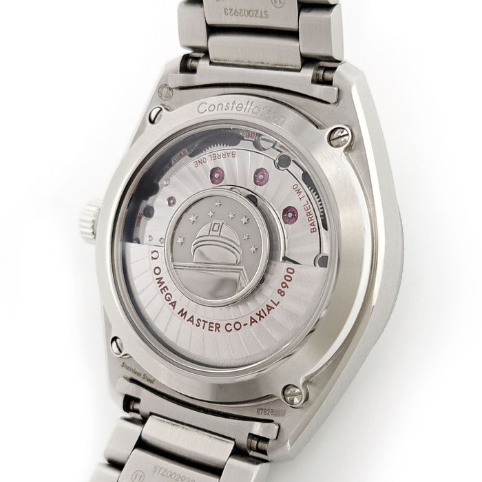 OMEGA
Constellation Globemaster
With box and warranty card