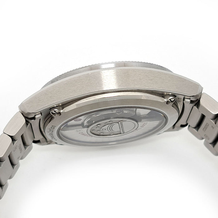 OMEGA
Constellation Globemaster
With box and warranty card