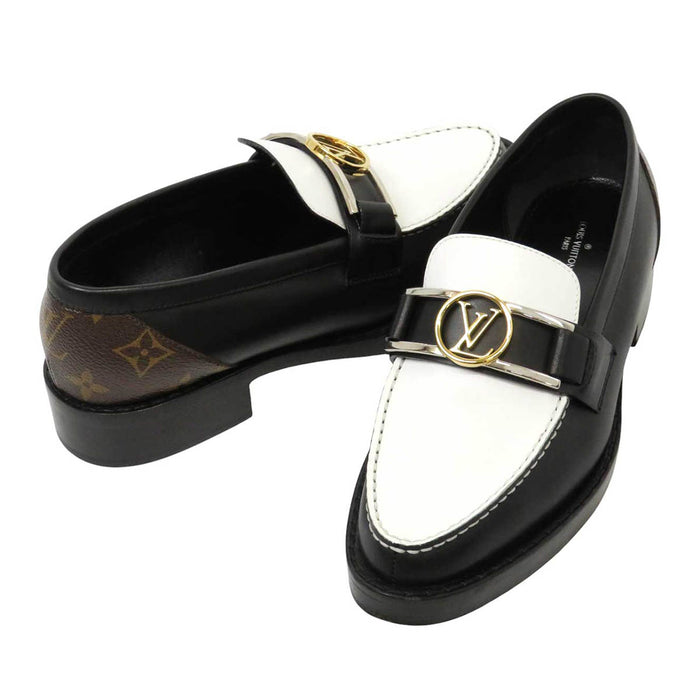 LOUIS VUITTON
2019 LV Logo Monogram Gold Color Metal
Academy Line Bicolor Loafers