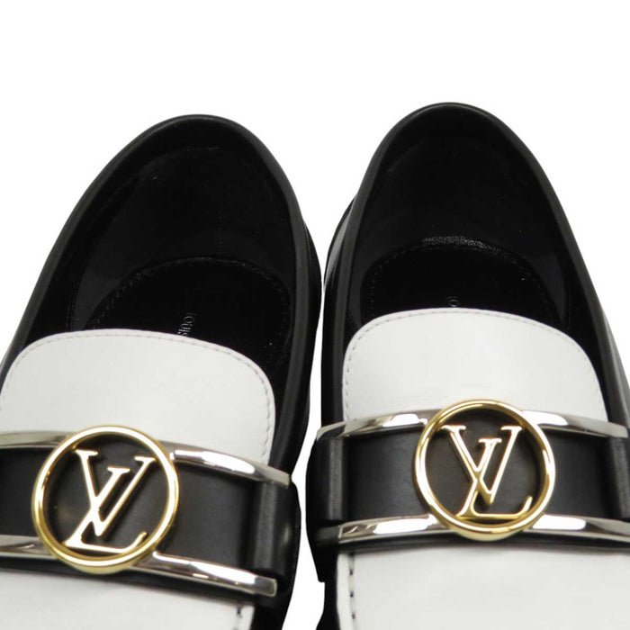 LOUIS VUITTON
2019 LV Logo Monogram Gold Color Metal
Academy Line Bicolor Loafers