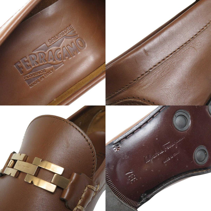 Salvatore Ferragamo
標誌 金色金屬配件
馬銜釦 樂福鞋