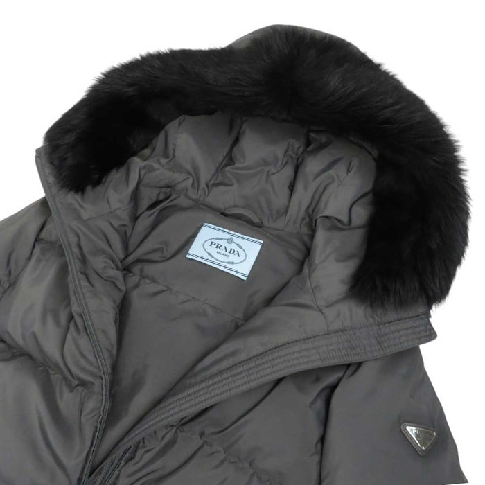 PRADA
Triangle Logo Plate Fur
Triangle Logo Nylon Down Jacket