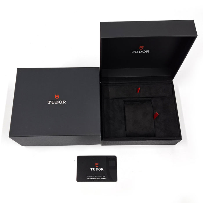 TUDOR
Royal
With box and warranty card