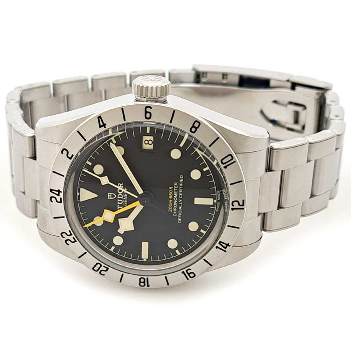 TUDOR
Black Bay Pro Watch
With Box and Warranty Card