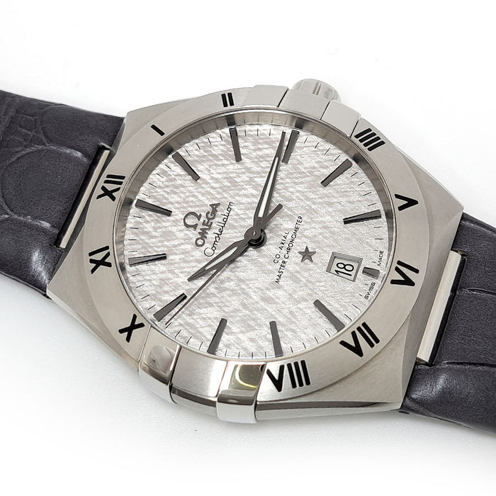 OMEGA 
Co-Axial Master Chronometer 
With Box and Warranty Card