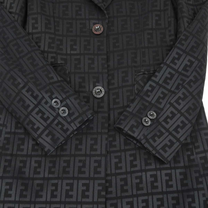 FENDI 
ズッカ柄 ロゴ 総柄 ポリエステル 
FF コート