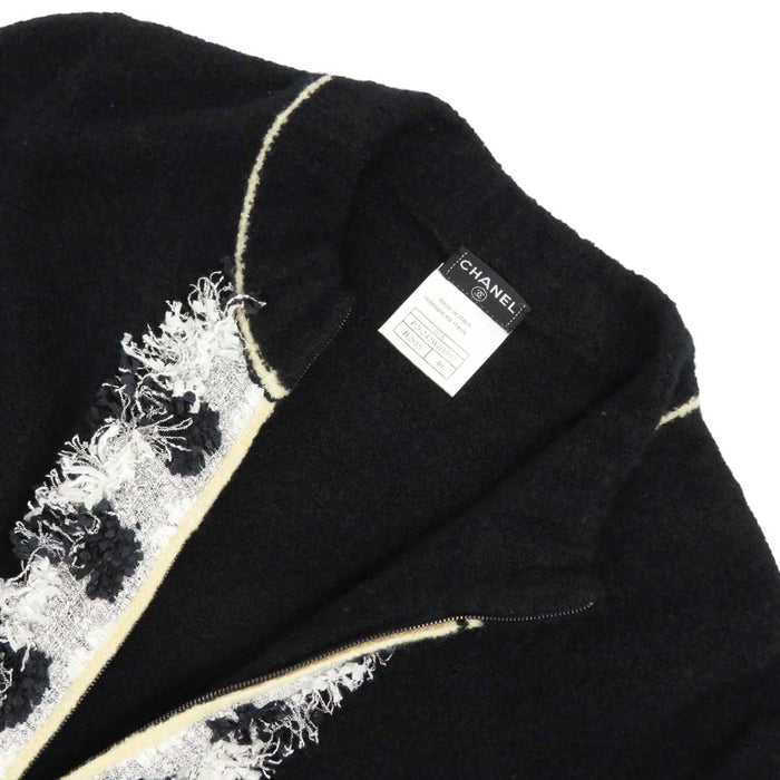 CHANEL
COCO CC Coco Button Rhinestone Tweed Fringe 05A
Coco Mark Cashmere Zip-up Cardigan