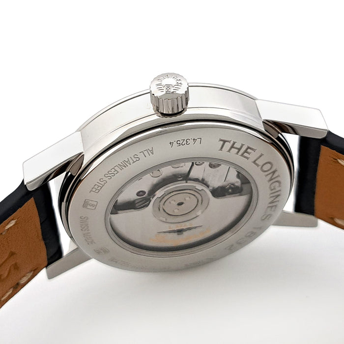 LONGINES
Round
With box and warranty card