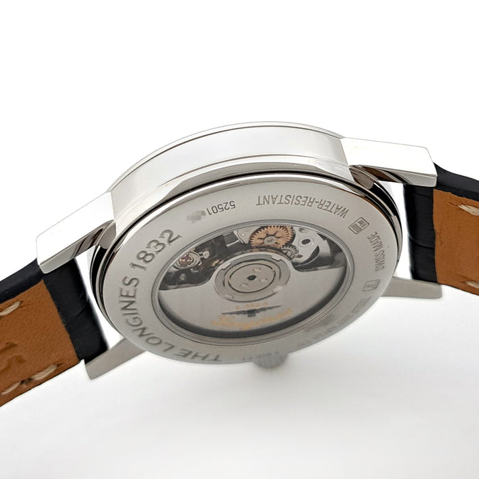 LONGINES
Round
With box and warranty card
