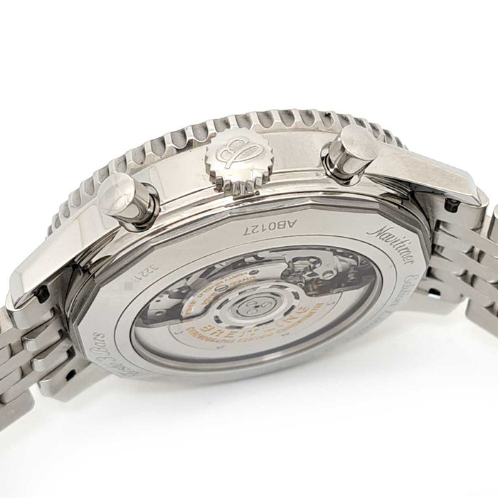 BREITLING 
ナビタイマー01 ラトラパンテ リミテッド 
箱ギャラ付