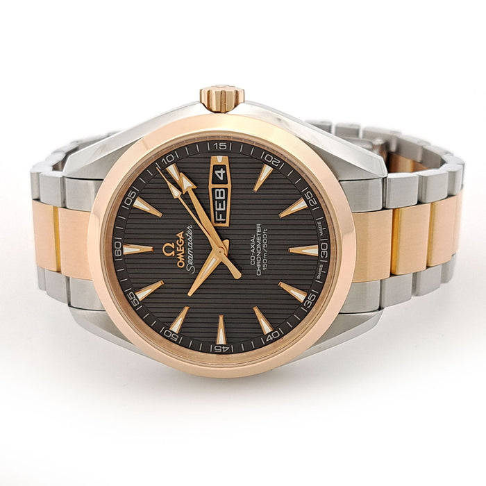 OMEGA 
シーマスター アクアテラ150m アニュアルカレンダー 
箱ギャラ付