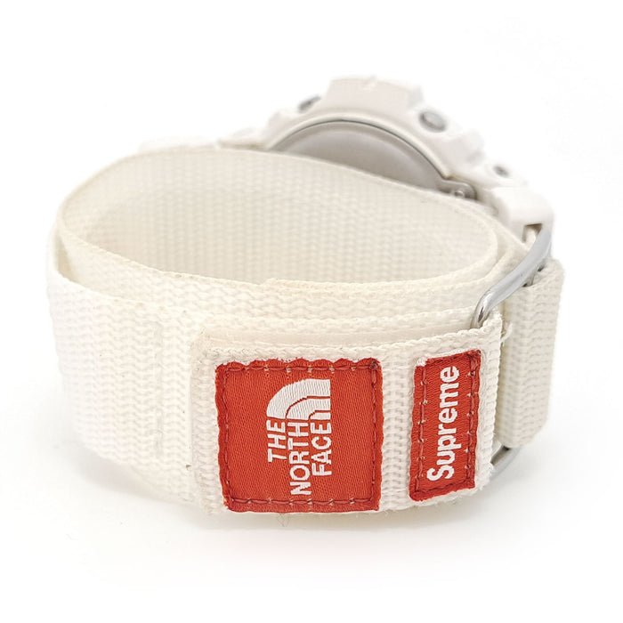 CASIO 
Supreme×THE NORTH FACE×G-SHOCK 限定トリプルコラボ 
箱付