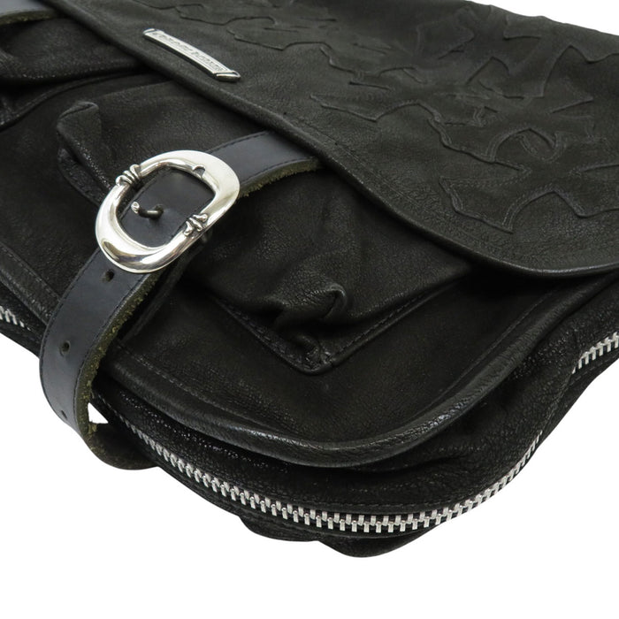 CHROME HEARTS 
CEM CRS ダガージップ クロスボール スクロールラベル レザー 
セメタリー クロスパッチ ソフト ショルダーバッグ ラージ