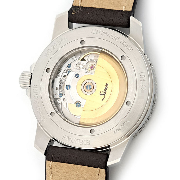 Sinn 
104.ST.SA.A 
箱ギャラ付