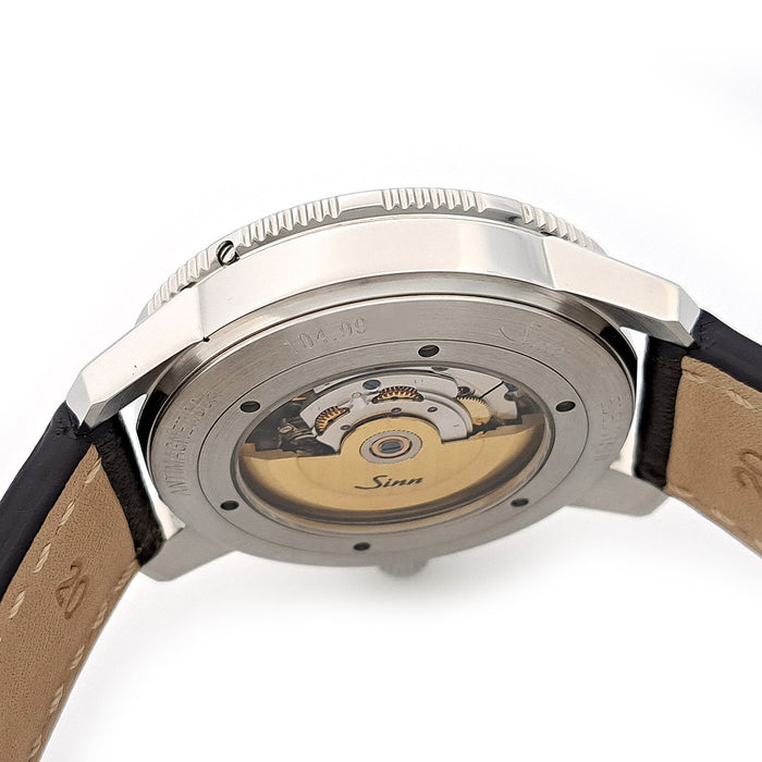 Sinn 
104.ST.SA.A 
箱ギャラ付