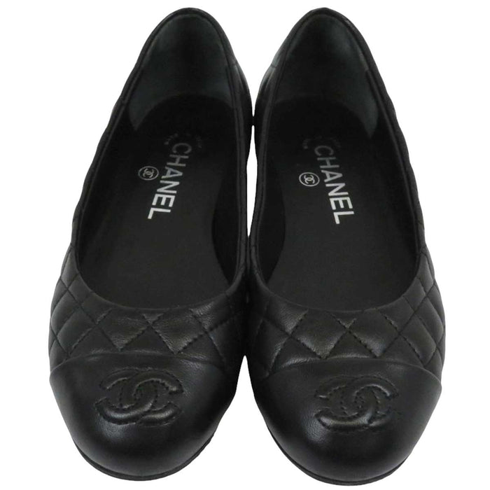 CHANEL 
COCO CC ロゴ レザー ラウンドトゥ 
ココマーク マトラッセ バレエシューズ