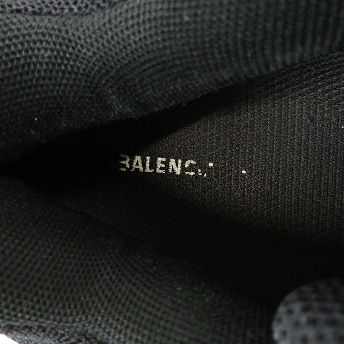 BALENCIAGA 
Triple S 刺繍 エンブロイダリー レースアップ ロゴ 
トリプルエス ダッドスニーカー