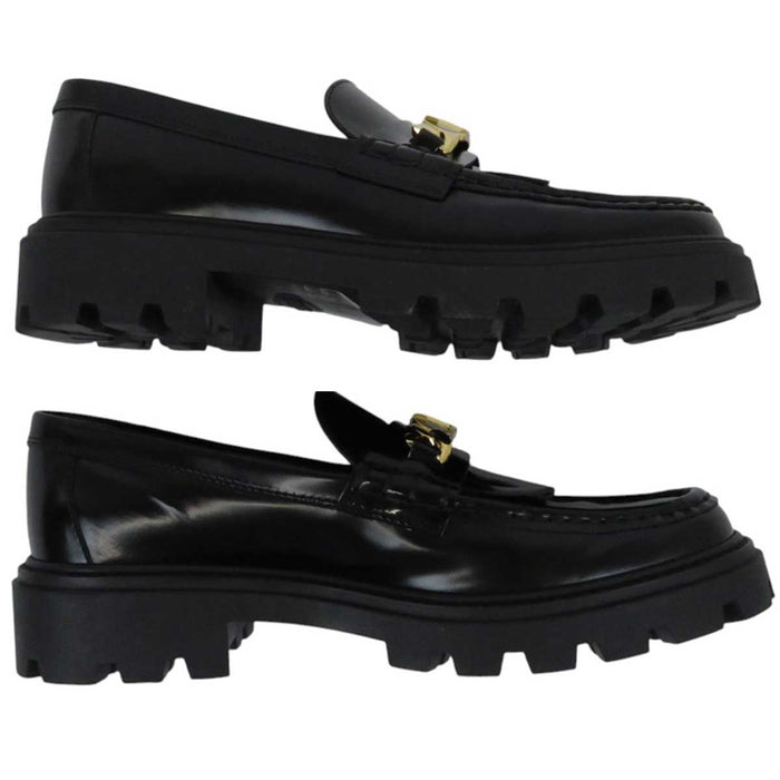 TOD’S 
ロゴ チェーン タッセル ゴールドカラー金具 
フリンジ ローファー