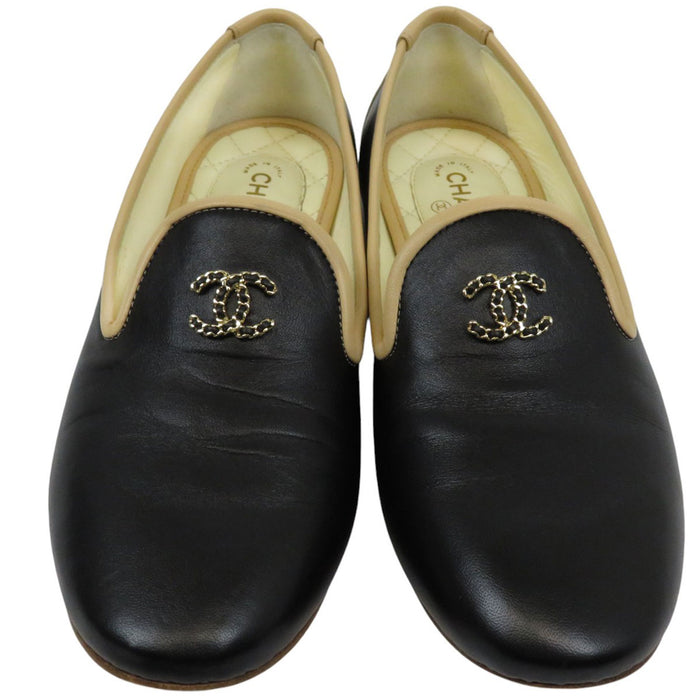 CHANEL
COCO CC Logo Chain
Coco Mark Leather Shoes