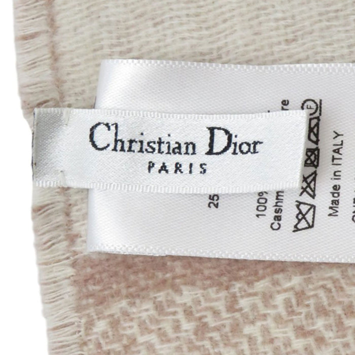Dior
All-over pattern Trotter
Oblique logo cashmere muffler