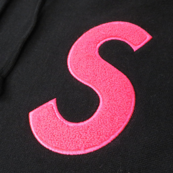 Supreme
Hoodie Sweat Wappen
S Logo Parker