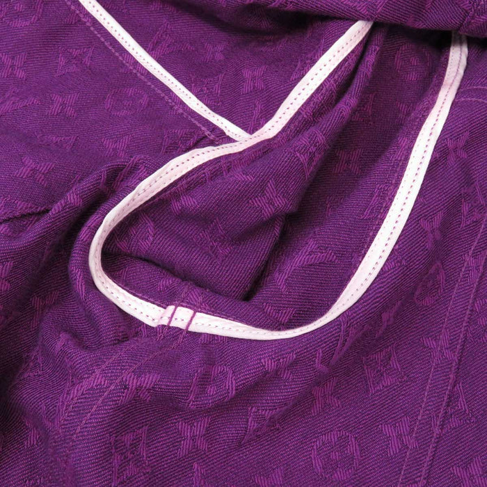 LOUIS VUITTON
LV logo all-over pattern
Monogram denim jacket