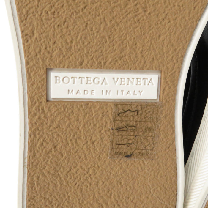 BOTTEGAVENETA 
イントレチャート 
レザー スニーカー