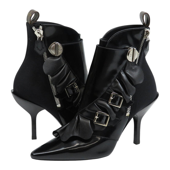 LOUIS VUITTON
LV Logo Patent Leather High Heels
Janet Line Ankle Boots
Monogram