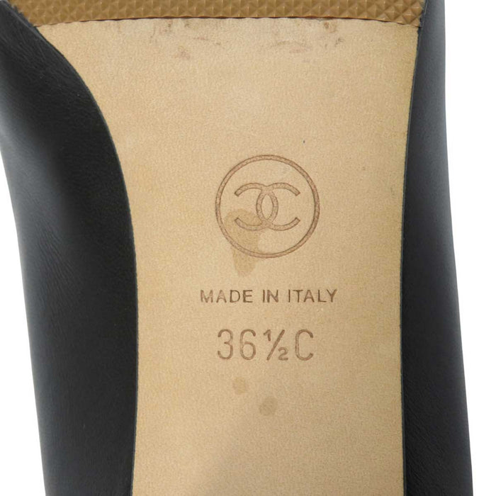 CHANEL 
COCO CC ロゴ ゴールドカラー金具 
ココマーク カメリア レザー パンプス