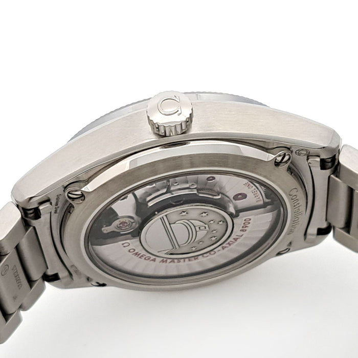 OMEGA 
Maître des gants 
Avec boîte et garantie