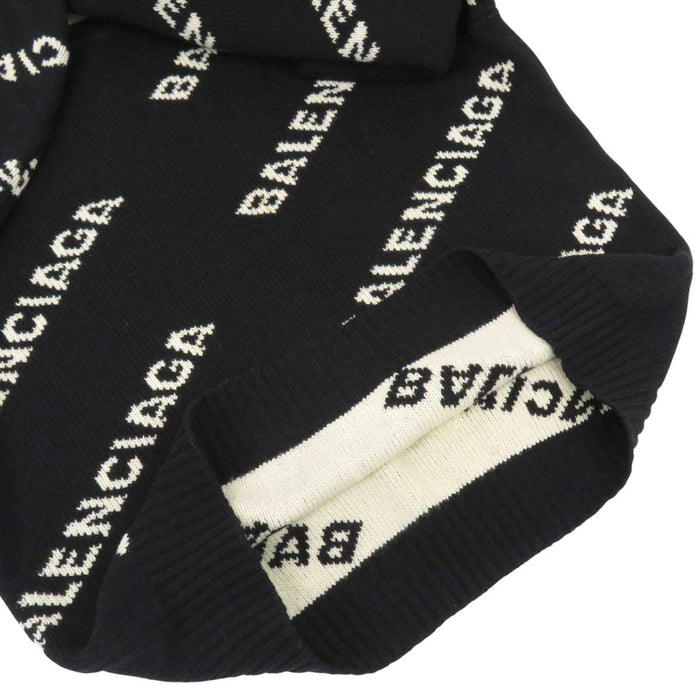 BALENCIAGA 
総柄 キャメル混 ウール混 
オールオーバーロゴ ニット