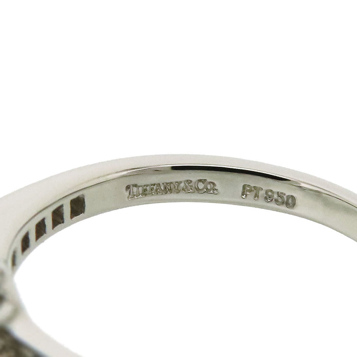 TIFFANY&Co. 
Anello con diamante Flora a filo continuo