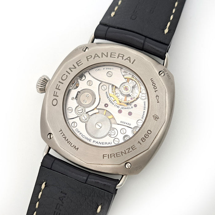 OFFICINE PANERAI
Radiomir 42mm Titanio
Con scatola e garanzia