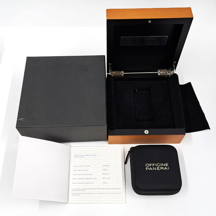 OFFICINE PANERAI
Radiomir 42mm Titanio
Con scatola e garanzia