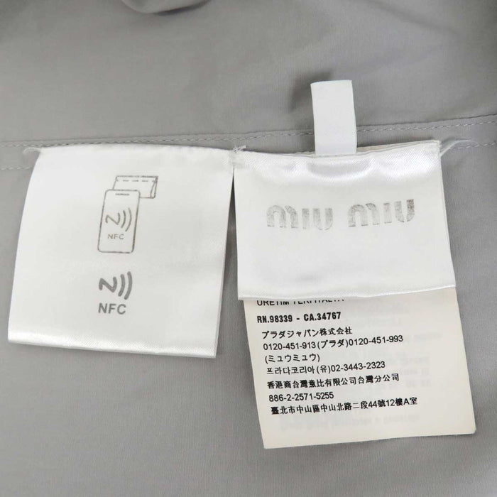 MIUMIU 
クロップド カットオフ 刺繍 コットン 
ロゴ ポプリン シャツ