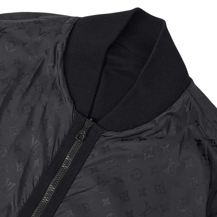 LOUIS VUITTON
LV Logo RM231Q ZLW HON40X
Monogram Reversible Light Bomber Jacket