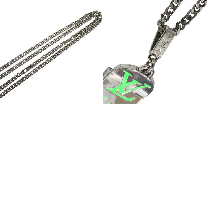 LOUIS VUITTON 
LV ロゴ シルバーカラーメタル 
モノグラム スケートボード ネックレス